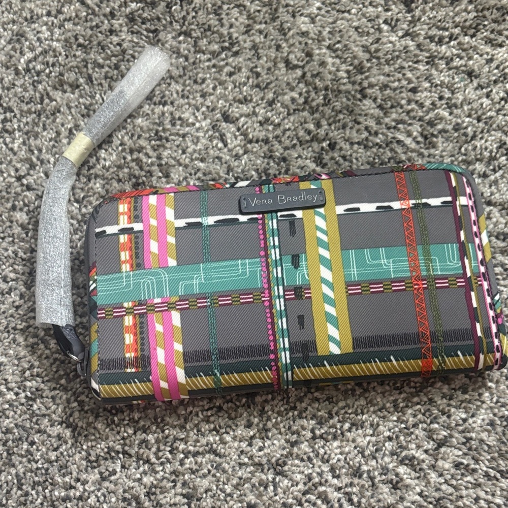 ✨HP✨Vera Bradley Wristlet